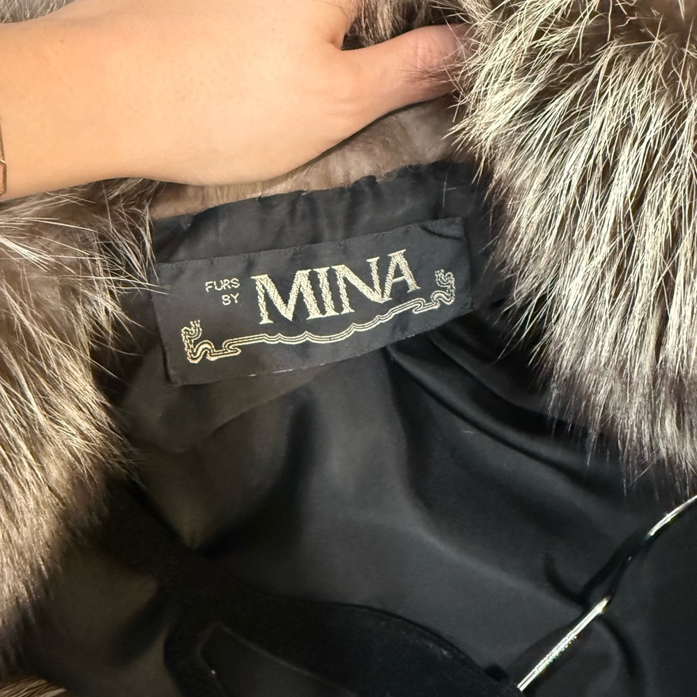 Custom Silver Fox Fur Coat – One Size Fits All - Picture 6 of 6